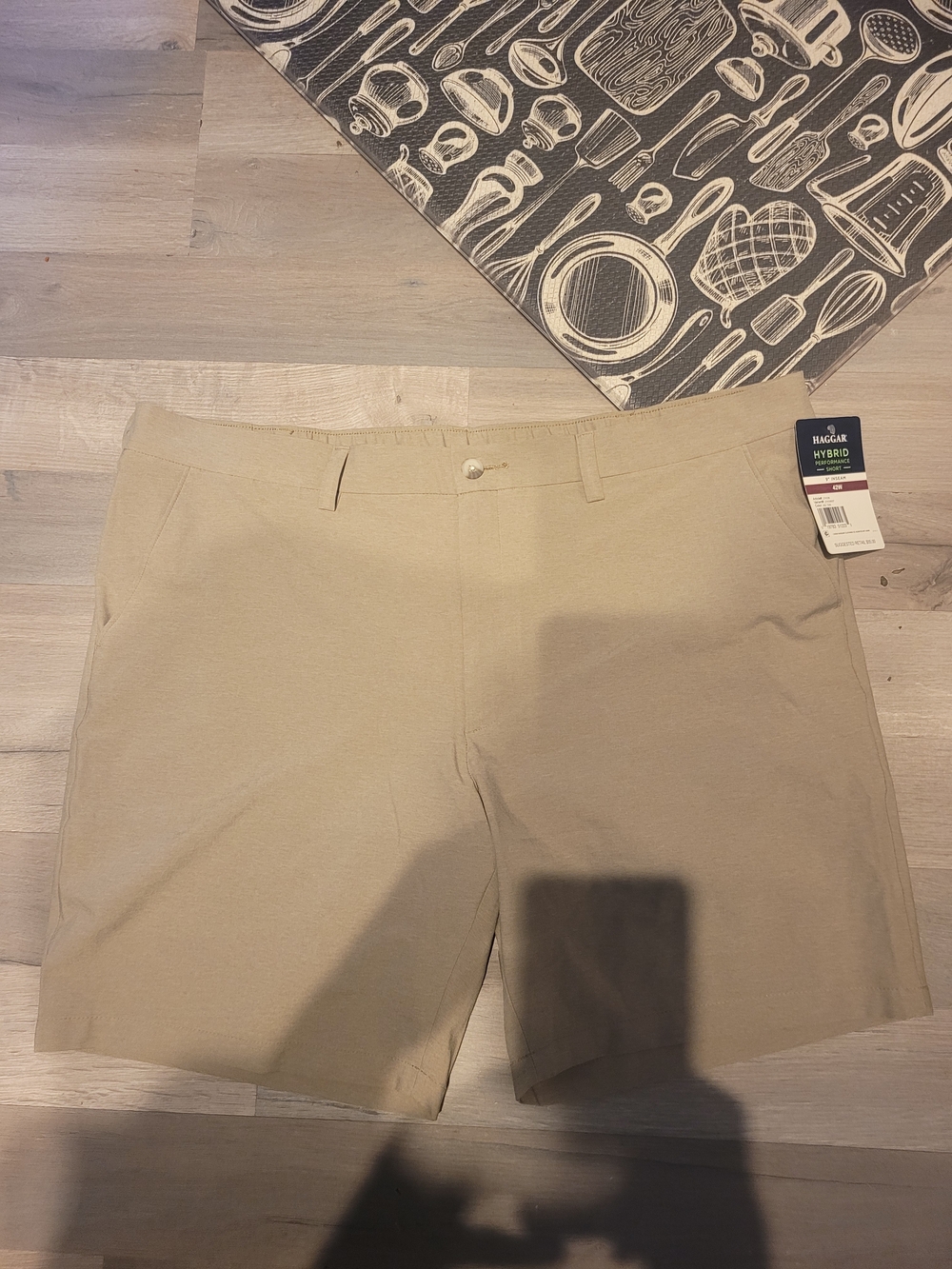 Haggar Men’s Hybrid Khaki Performance Shorts Size 42 Nwt